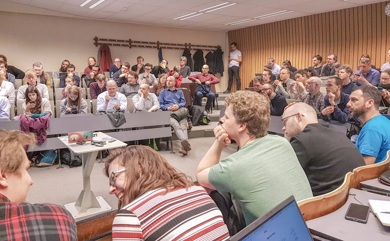 Le public de la open research tools & technologies devroom, FOSDEM 2020 - CC-BY-SA Mathieu Jacomy Le public de la open research tools & technologies devroom